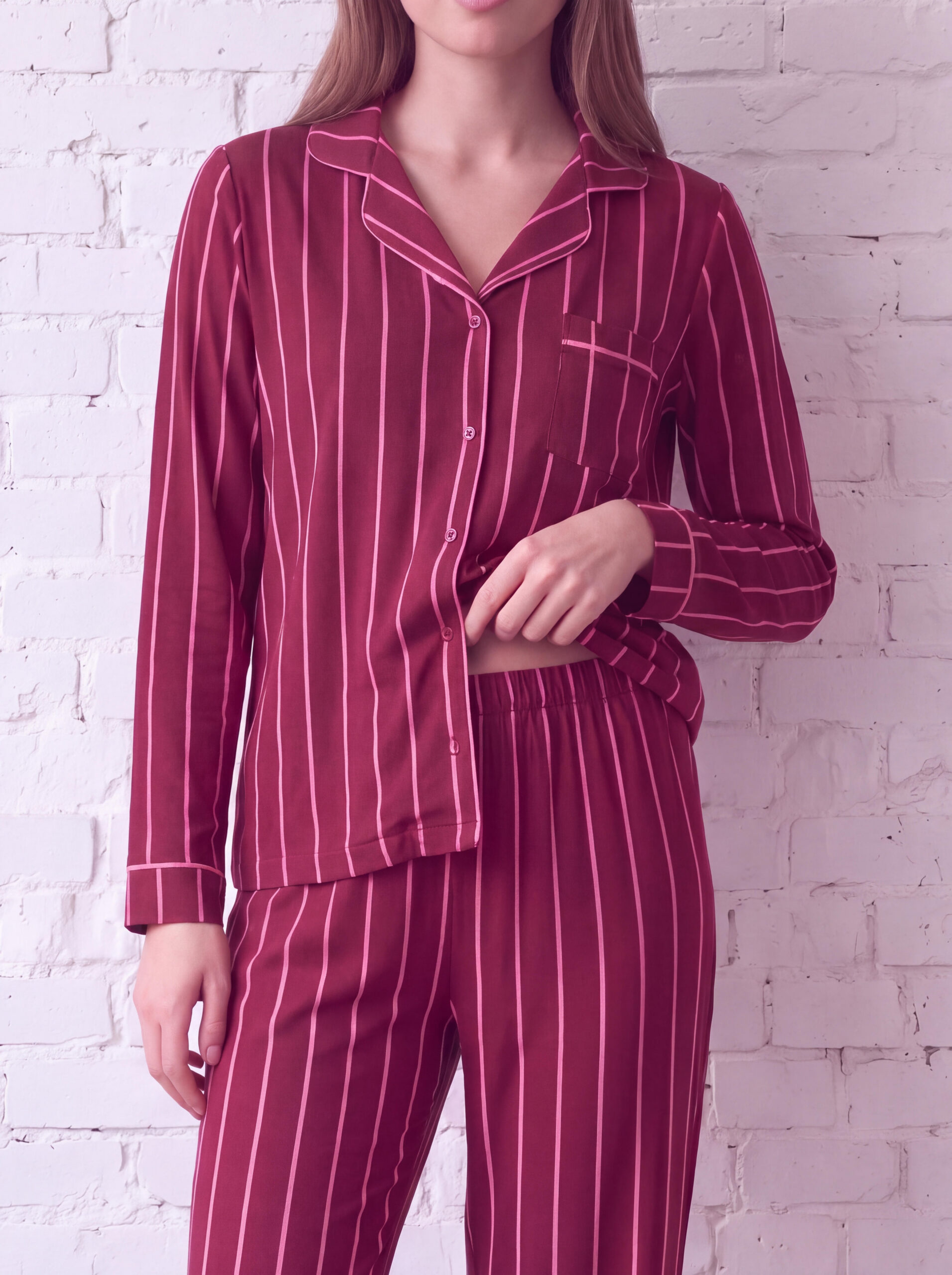 Pyjama à rayures bordeaux. Ultra doux, taille élastiqué